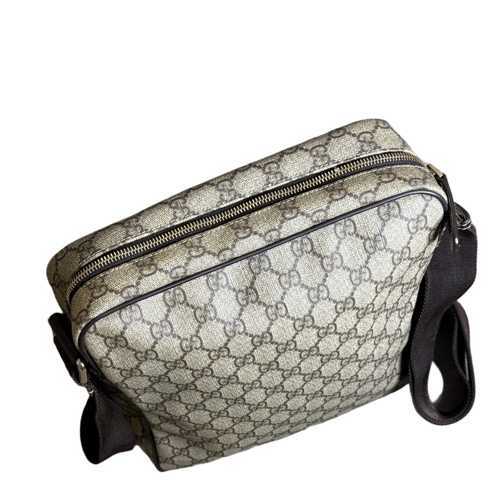 Gucci GG Supreme Canvas Messenger Bag with Dark Brown Trim - Picture 4 of 11